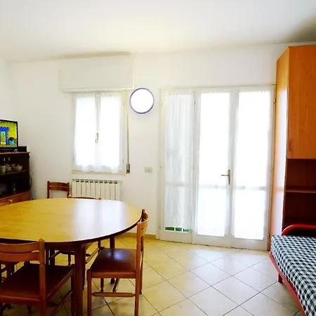 Ferienwohnung Fuer 5 Personen Ca 45 Qm In Lido Di Spina, Adriakueste Italien Lidi Ferraresi * リド・ディ・スピーナ